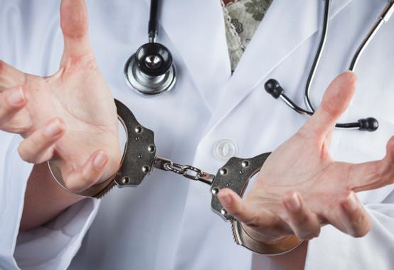 Medici arrestati a Messina per diagnosi falsi tumori